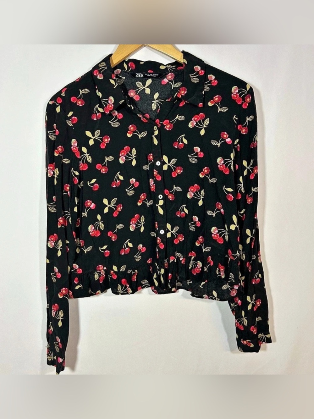 Zara Women's Cherry Print Button Down Cropped Blouse Size Small Rockabilly